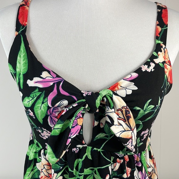 GUESS floral printed top, Stretch, Size M, Sleeveless - Picture 3 of 10